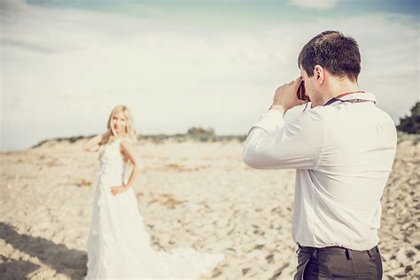 Why Hire a Professional Wedding Photographer?