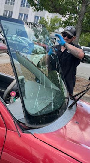 Windshield Repair in Akron