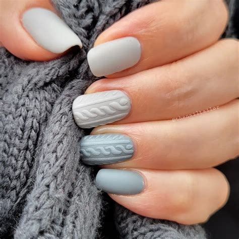 Winter Sweater Nails