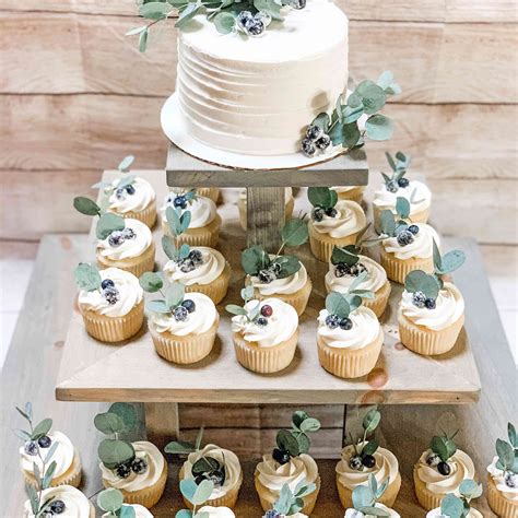 Winter Wedding Cupcake Display Ideas