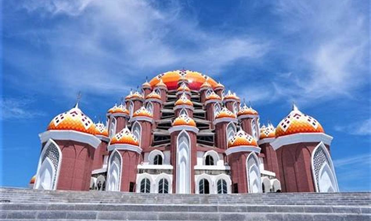 Wisata Religi di Makassar: Menikmati Keindahan Masjid dan Gereja Bersejarah!