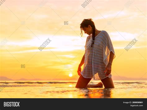 Discover the Enchanting Charms of Woman's Most Beautiful Beach - A Paradise for Beach Lovers!