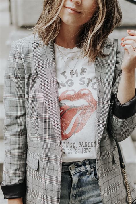 Upgrade Your Style: Pairing Women’s Graphic Tees with Blazers