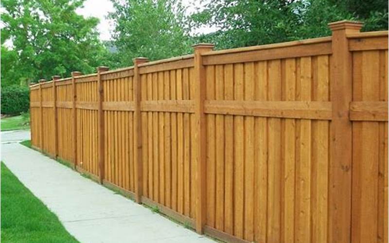 Wooden Fence For Privacy Fence: Advantages And Disadvantages
