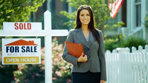 Work with a Local Real Estate Agent when Renting a Home