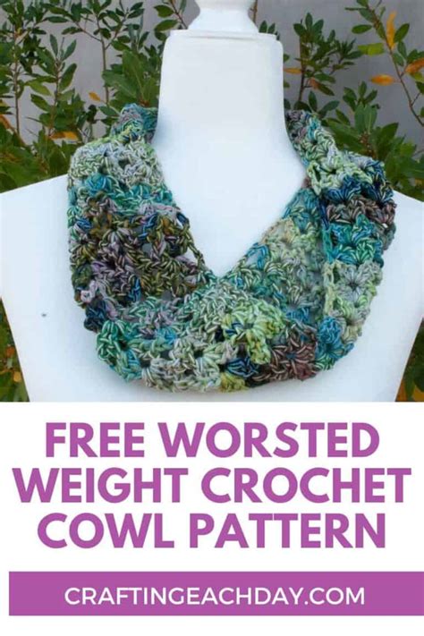 Worsted Weight Crochet Cowl Pattern
