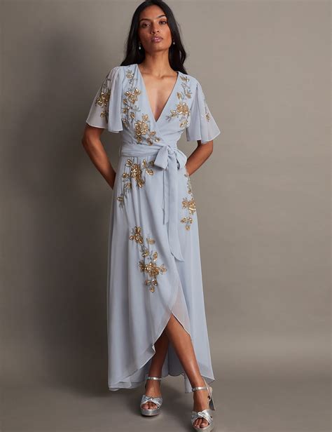 Radiate Elegance on Your Big Day with Captivating Wrap Dress for Wedding in the UK