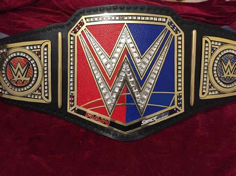 WWE World Heavyweight Championship Kids Replica Title Belt 3 Count