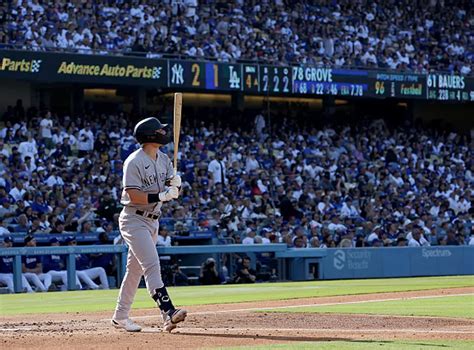 Unleash the Big Apple Spirit: Watch Yankees Game Today on Spectrum!