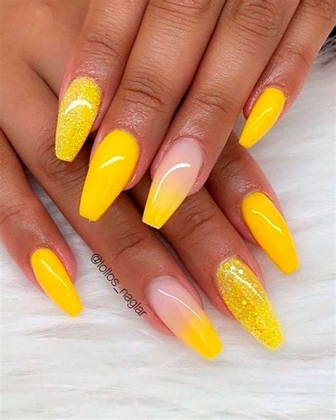 32 Yellow Nails With Glitter You Should Try in Spring Lily Fashion