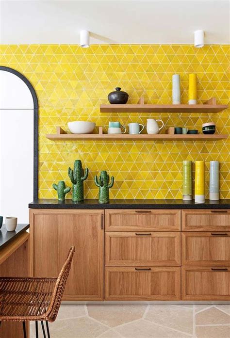 Yellow kitchen backsplash