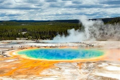 Yellowstone geothermal features