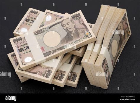 Yen currency stack
