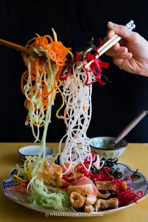 Yu Sheng preparing to toss