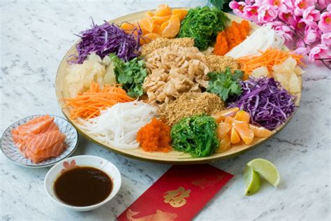 Yu Sheng serving