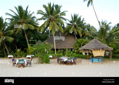 Zanzibar beach lunch