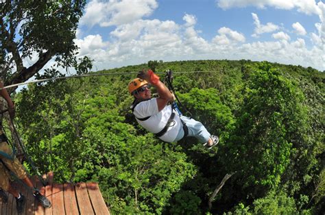 Ziplining Cancun canopy