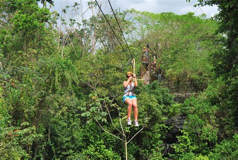 Ziplining Coba