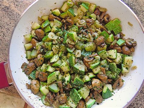Zucchini Champignon Pfanne