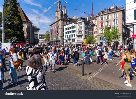 Zurich Crowd