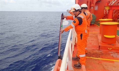 A Clean Solution Hull