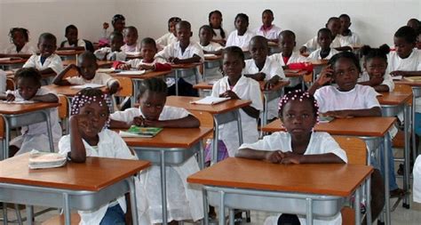 a educação em angola actualmente