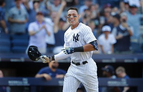 Unleashing the Powerhouse: Aaron Judge's Impressive Bench Press Revealed!