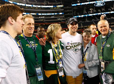 aaron rodgers relationship with his family