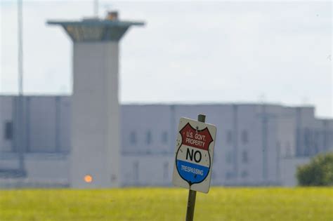 abc/federal prisons on lockdown in run up to joe bidens inauguration