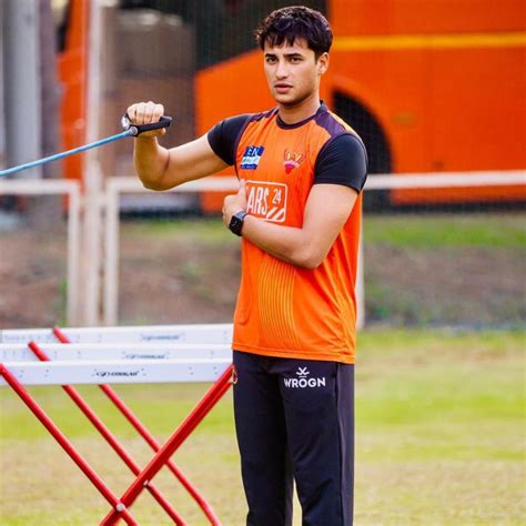 abhishek sharma cricketer age