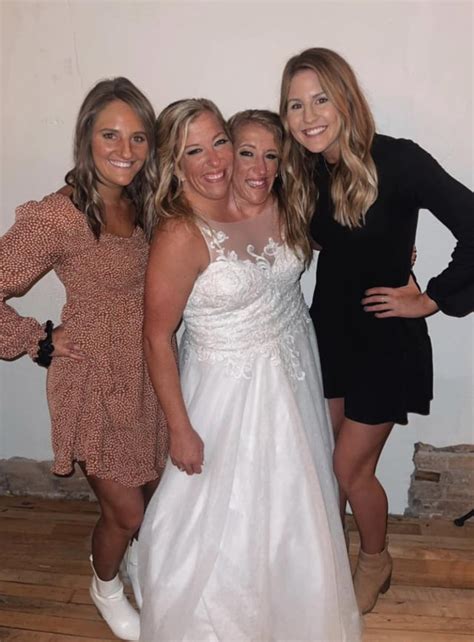 abigail and brittany hensel marriage
