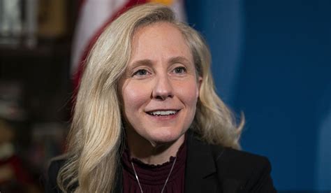 abigail spanberger governor 2023