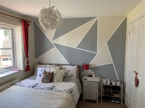accent-wall-geometric-patterns