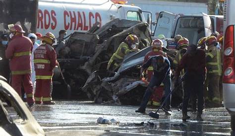 Accidente en caseta de Chalco deja 10 personas heridas