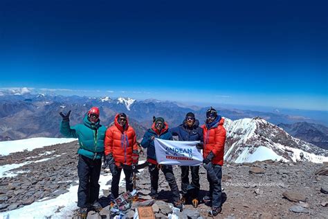 aconcagua summit day