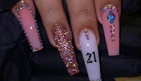 𝓈𝑜𝓎𝒶𝓃𝒾𝓈𝒽𝒶 21st birthday nails, Nail designs bling, Acrylic nails