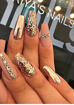 Acrylic Nails With Gold