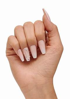 Acrylic Press On Nails - A Trendy Nail Solution