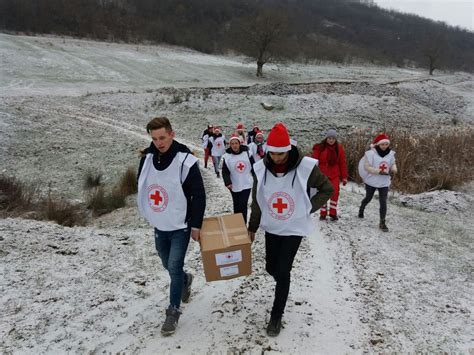 activitati de voluntariat crucea rosie
