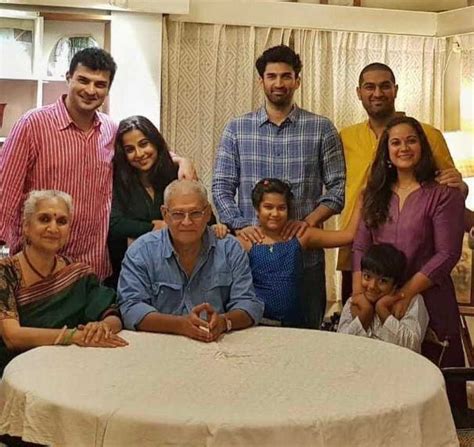 aditya roy kapur with family