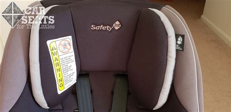 adjustable headrest on a Safety 1st car seat