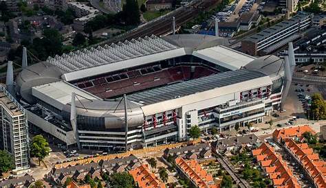 PSV stadion (2) - 1993-eindhoveninbeeld.com | In aanbouw