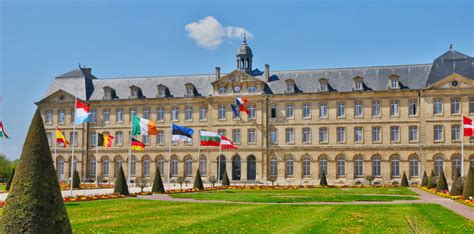 adresse de la mairie de caen