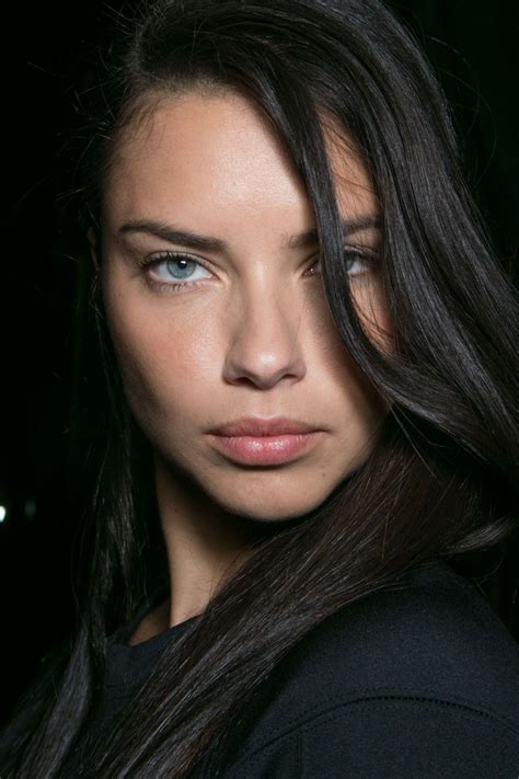 adriana lima face paris