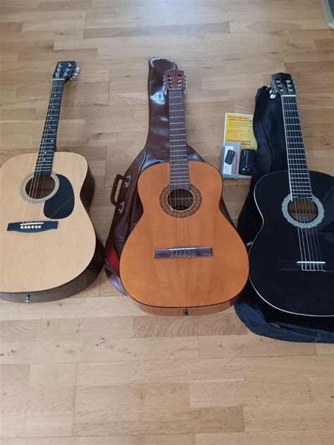 Zu Verkaufen ist eine Holz Gitarre CAemon. in EssenWest