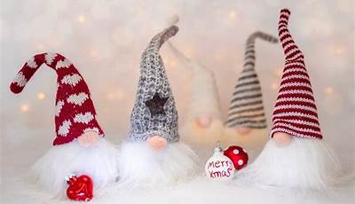 Aesthetic Christmas Wallpaper Gnomes