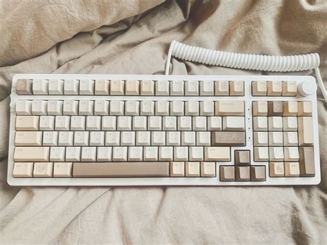Aesthetic Keyboard Background Brown
