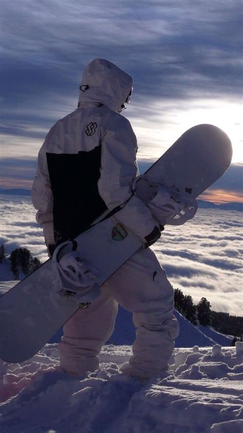 Aesthetic Snowboarding Pfp