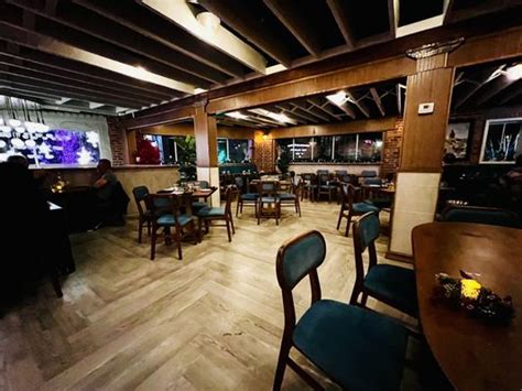 Discover the Heart of Midtown: Unveiling Agora's Ultimate Shopping & Entertainment Experience