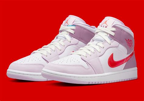 AllRed Nike Dunk Low "Valentine's Day" Arriving with